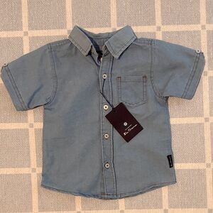 NWT Chambray Short Sleeve Collared Shirt